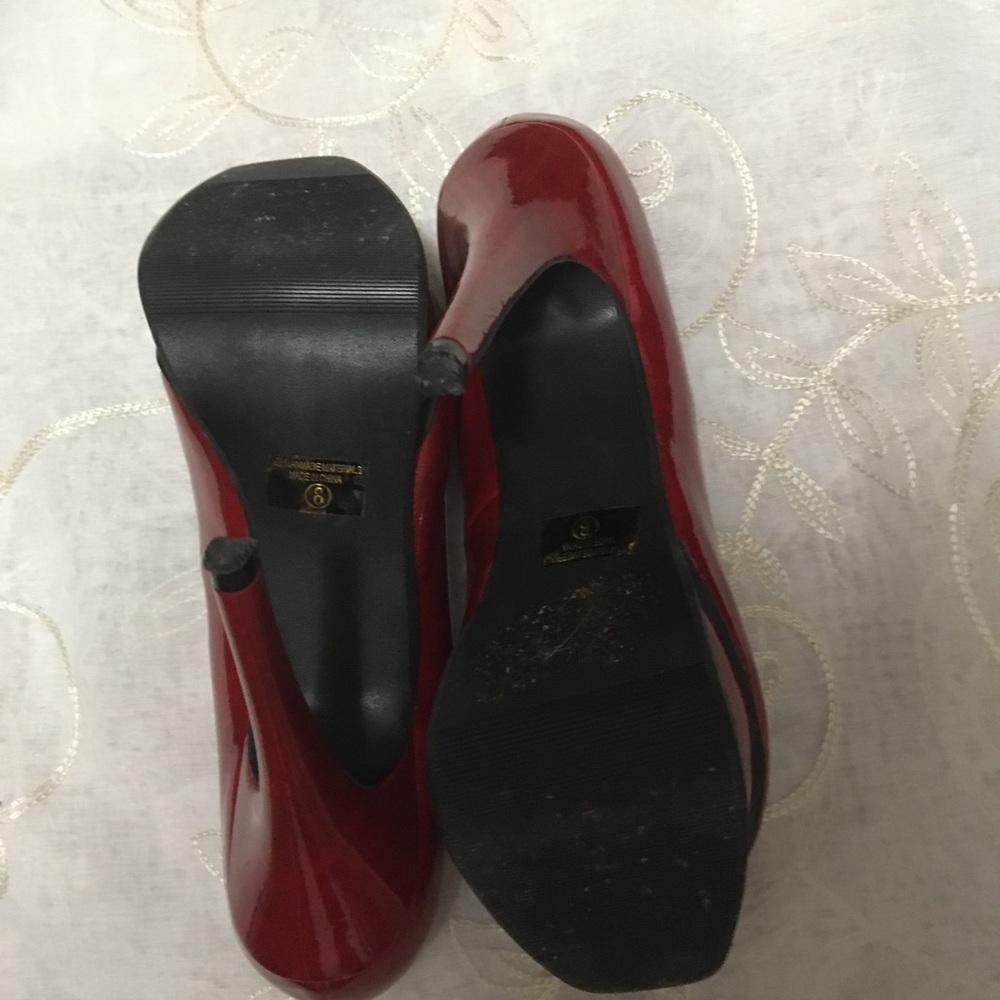 Shoes - Picture 2 of 4